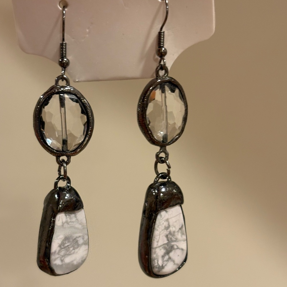 Dangle Earrings - Picture 2 of 3